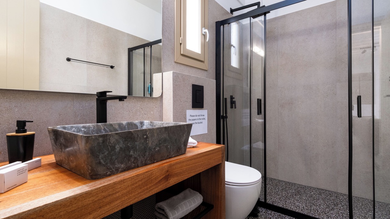 Photo of Bathroom in Katapola