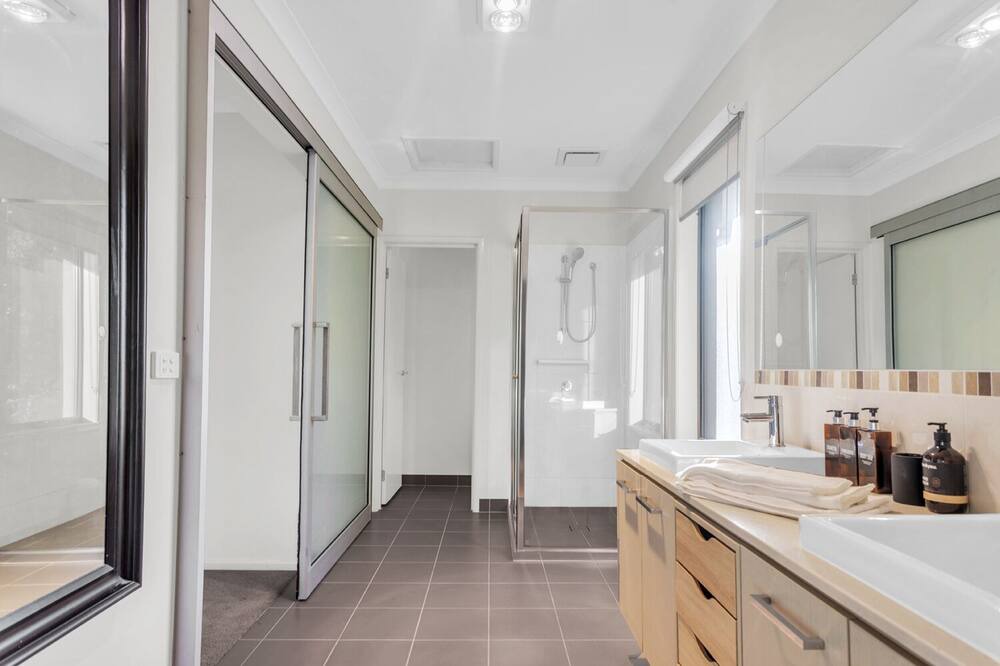Photo of Bathroom in Caroline Springs