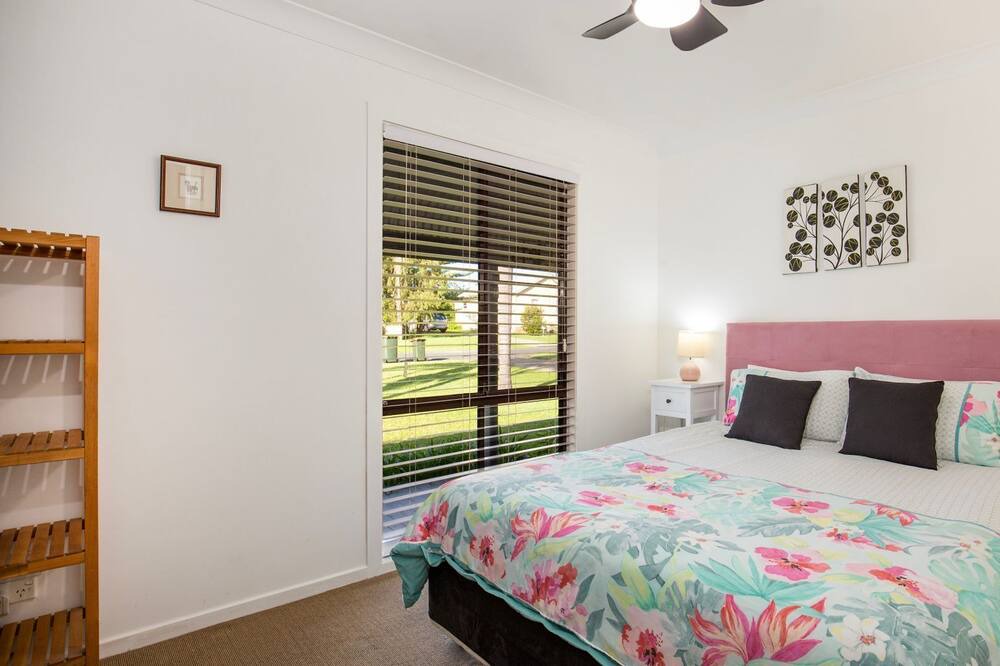 Photo of Bedroom in Erowal Bay