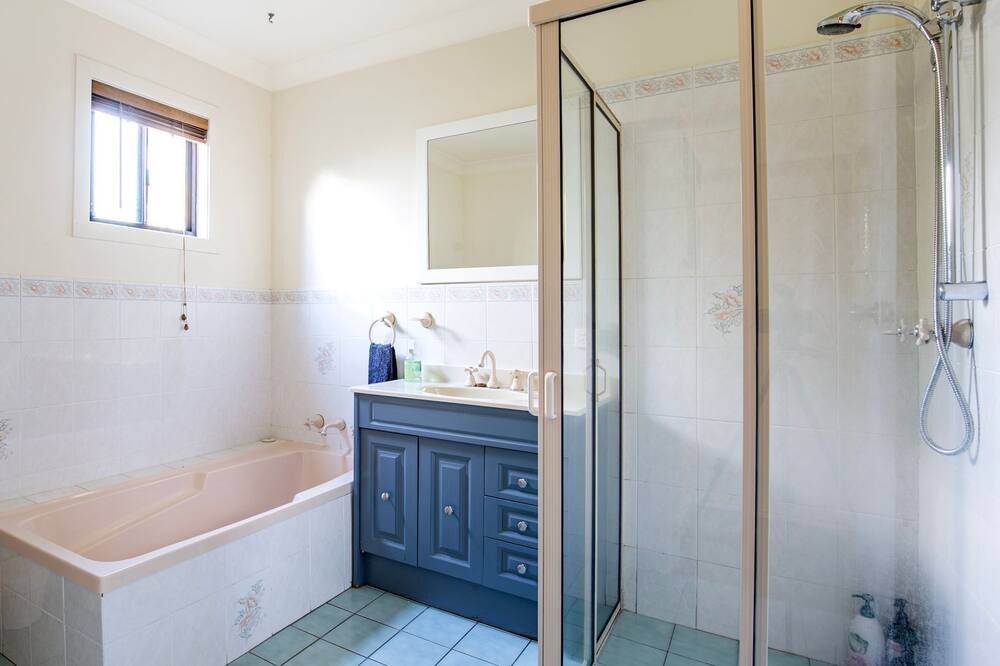 Photo of Bathroom in Erowal Bay