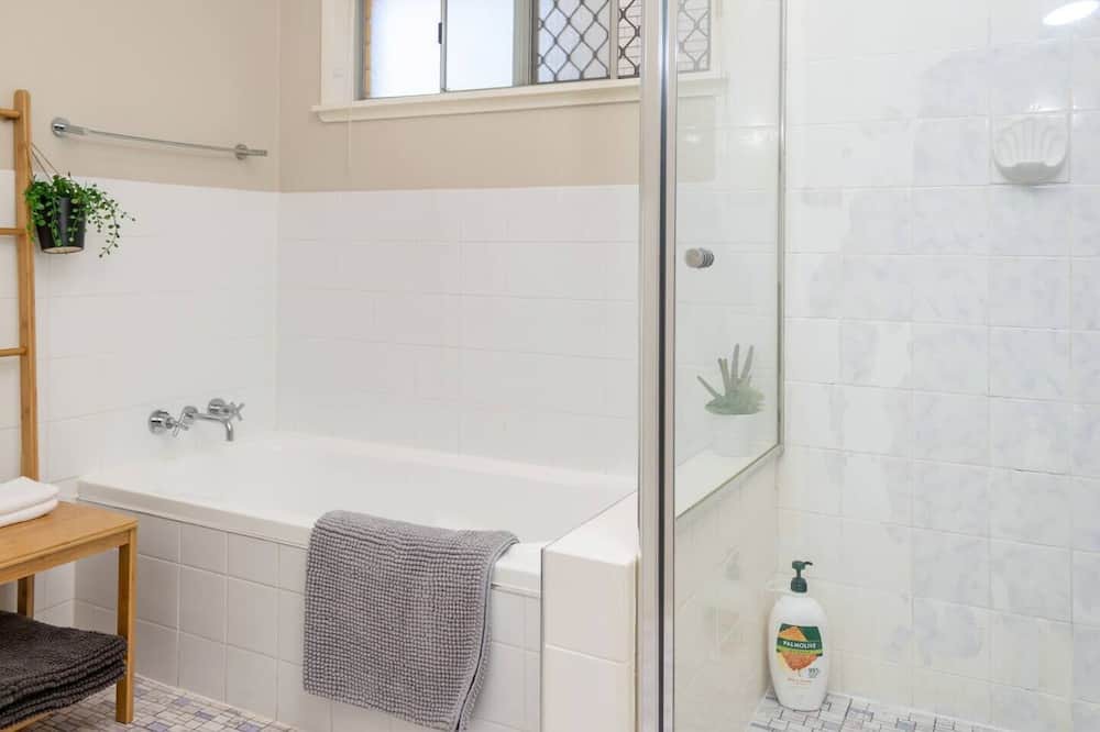 Photo of Bathroom in Bracken Ridge