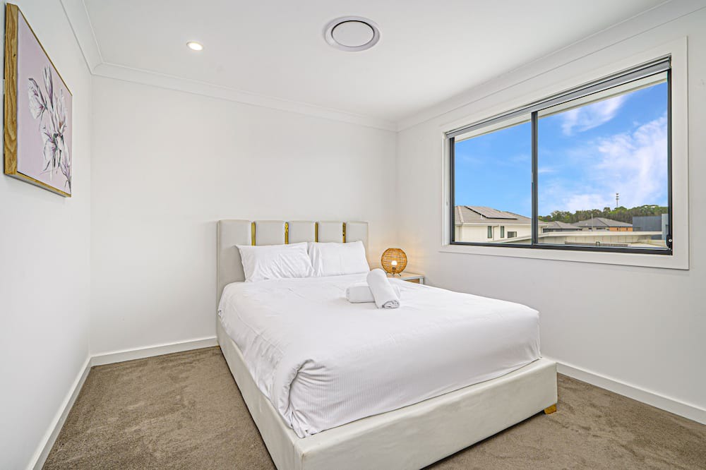 Photo of Bedroom in Catherine Field