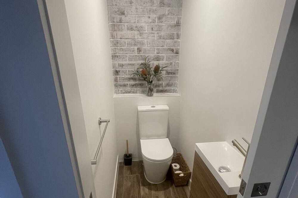 Photo of Bathroom in Hotham Heights