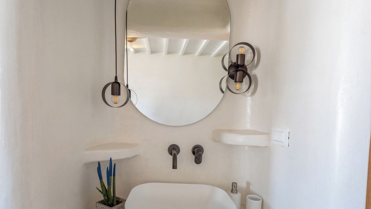 Photo of Bathroom in Ornos
