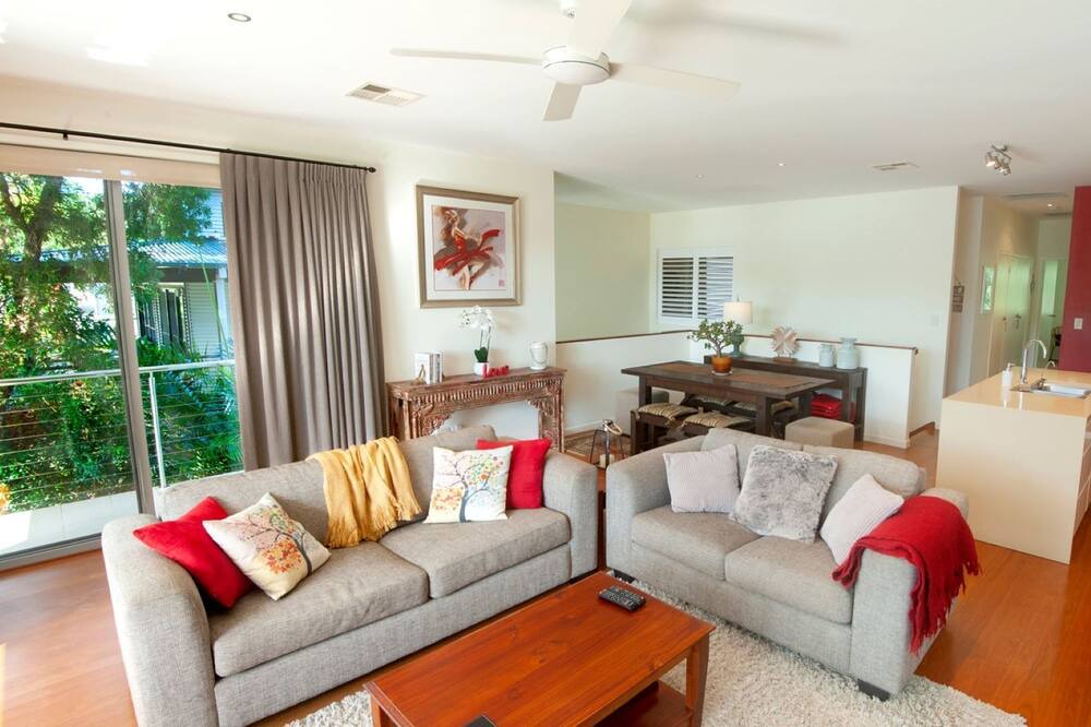 Photo of Livingroom in Elizabeth Beach