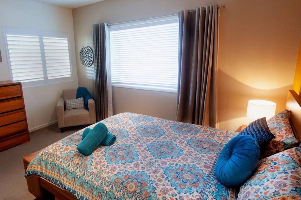 Photo of Bedroom in Elizabeth Beach