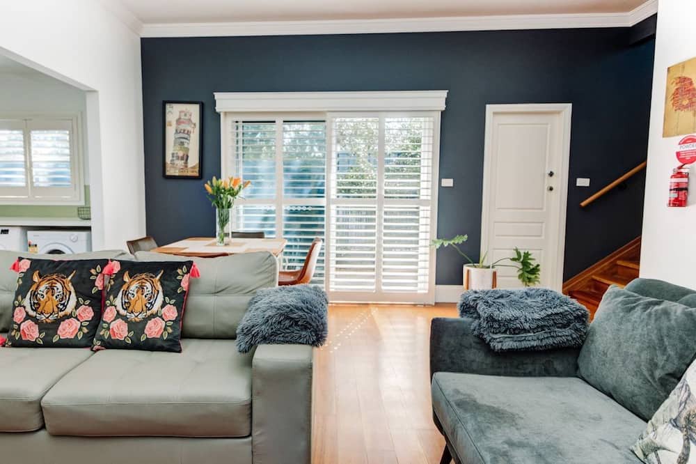 Photo of Livingroom in East Tamworth