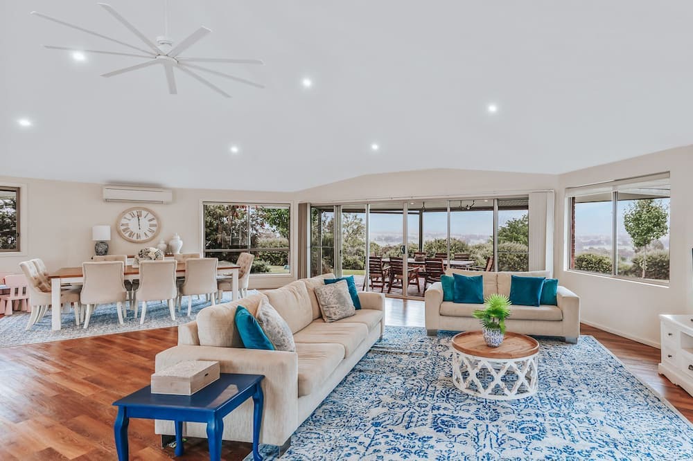 Photo of Livingroom in Mount Frome