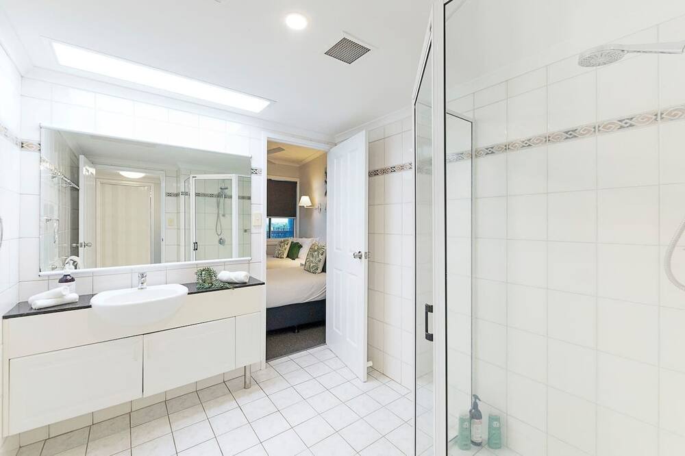 Photo of Bathroom in Cullen Bay