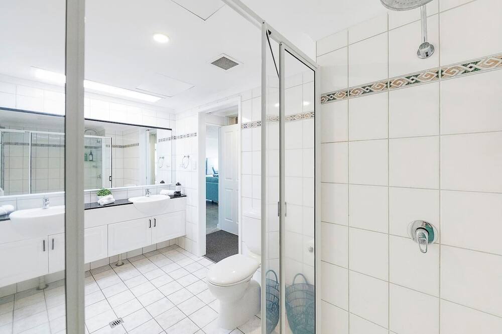 Photo of Bathroom in Cullen Bay