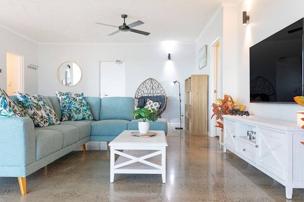 Photo of Livingroom in Cullen Bay