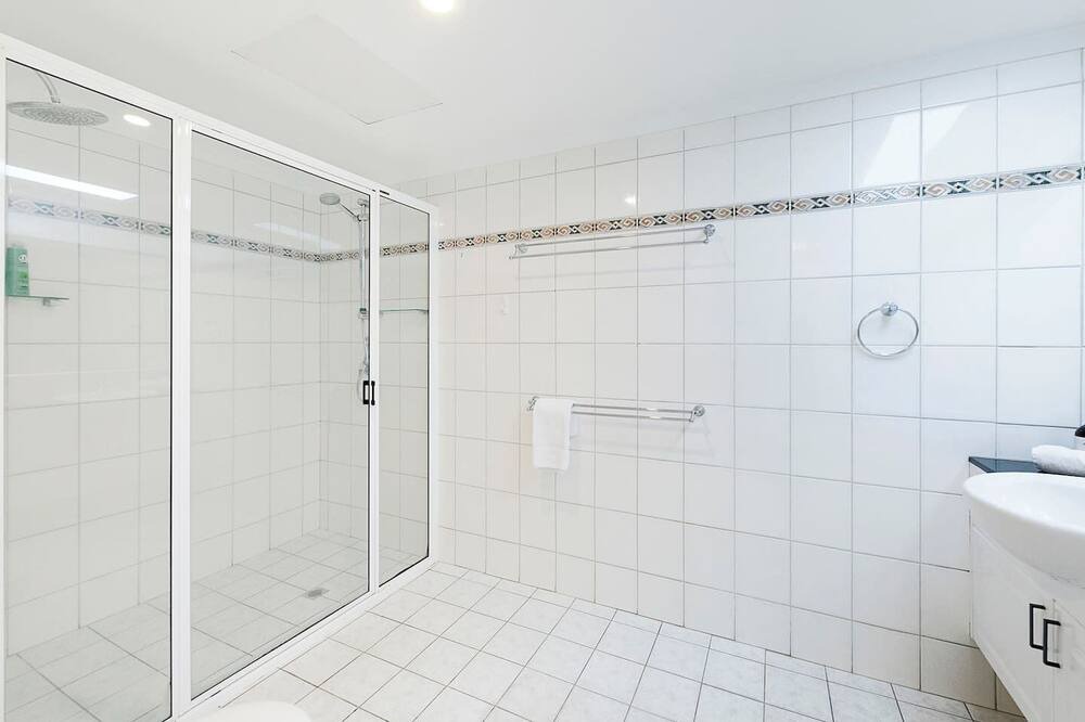 Photo of Bathroom in Cullen Bay