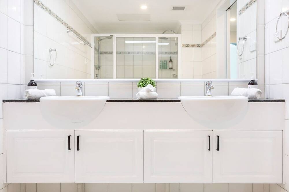 Photo of Bathroom in Cullen Bay