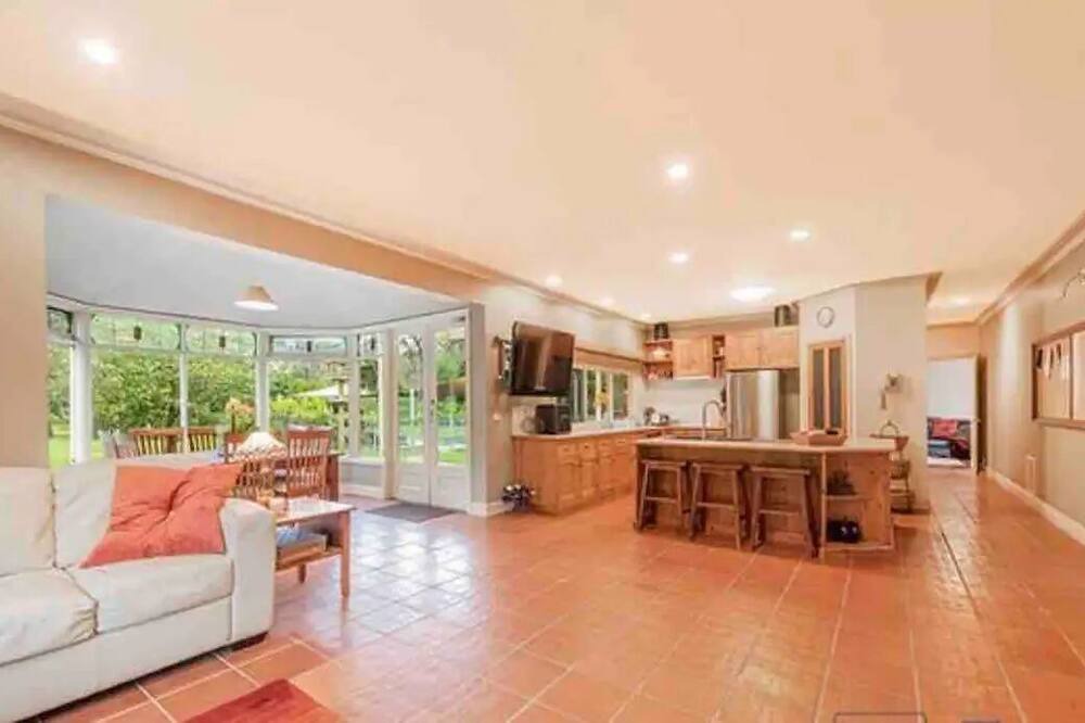 Photo of Livingroom in Kilsyth South