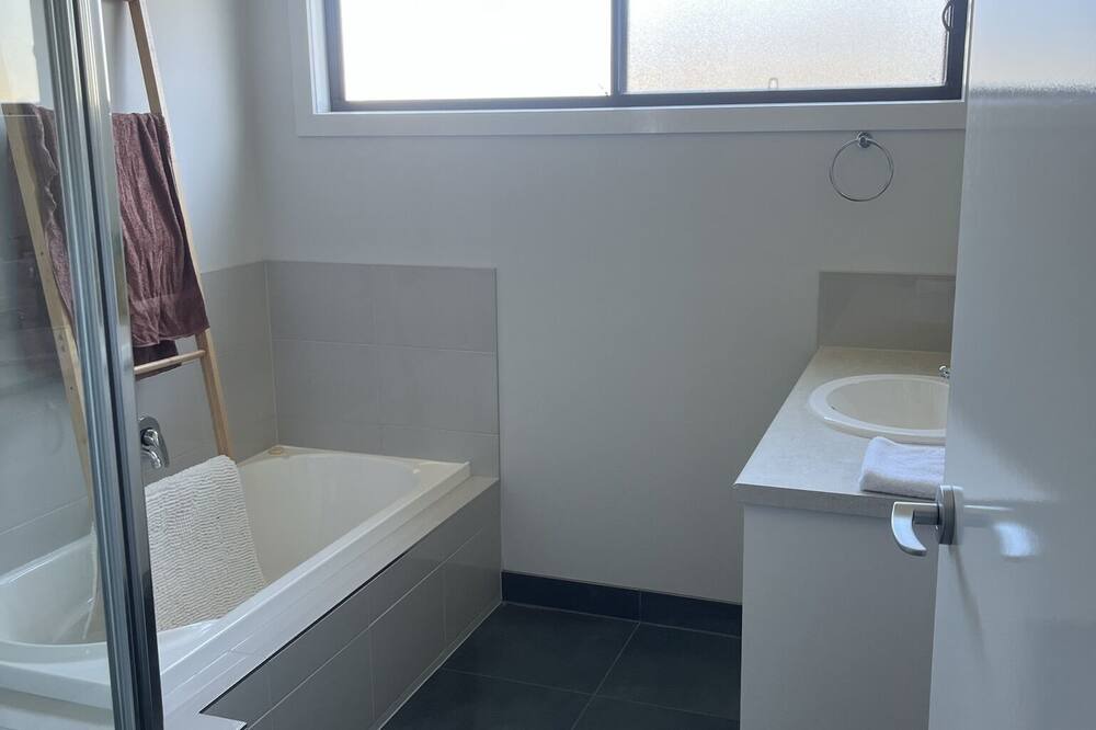 Photo of Bathroom in Golden Beach