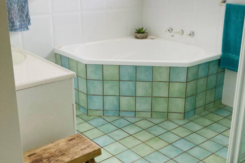 Photo of Bathroom in Pretty Beach