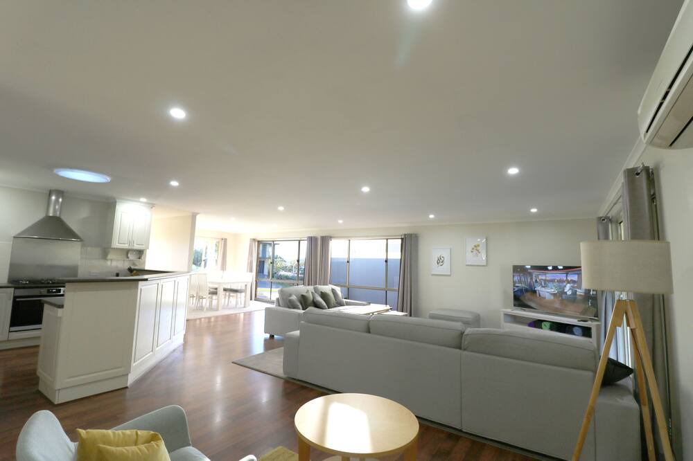 Photo of Livingroom in Eden