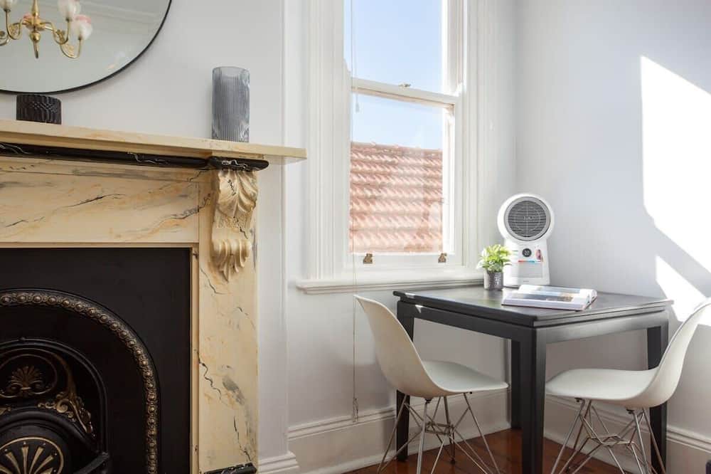 Photo of Livingroom in Petersham