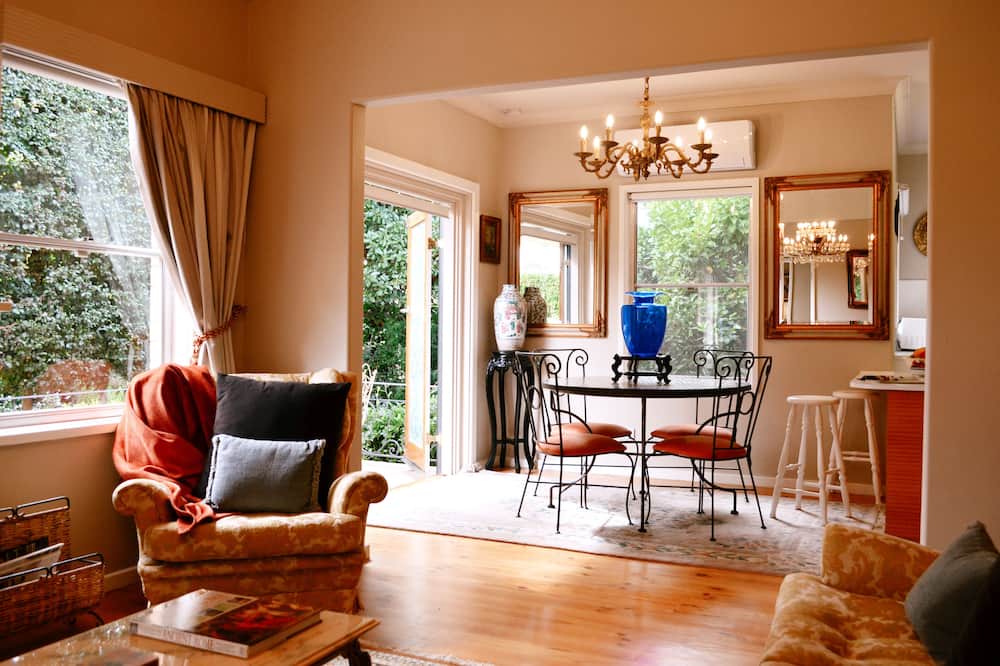 Photo of Livingroom in Sea Lake