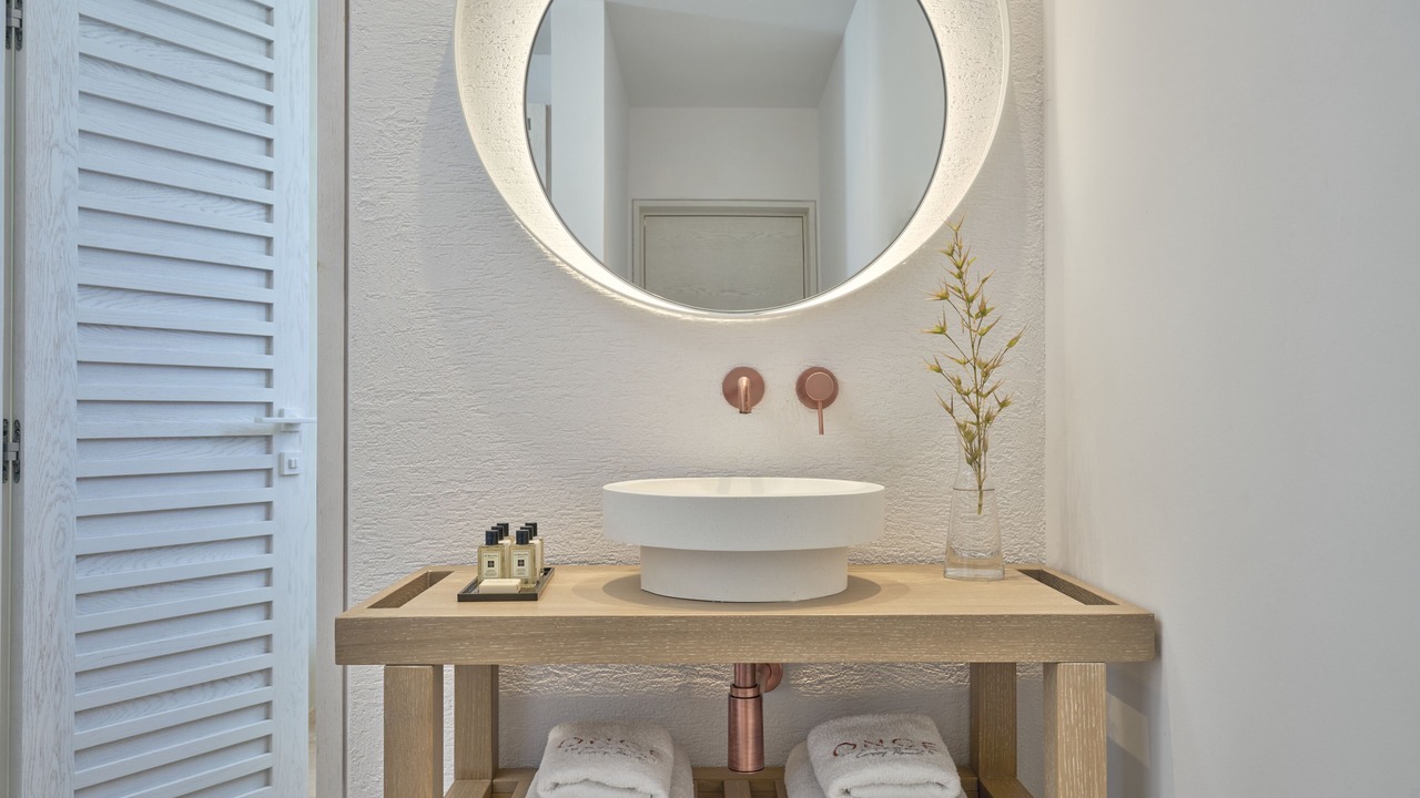 Photo of Bathroom in Ornos