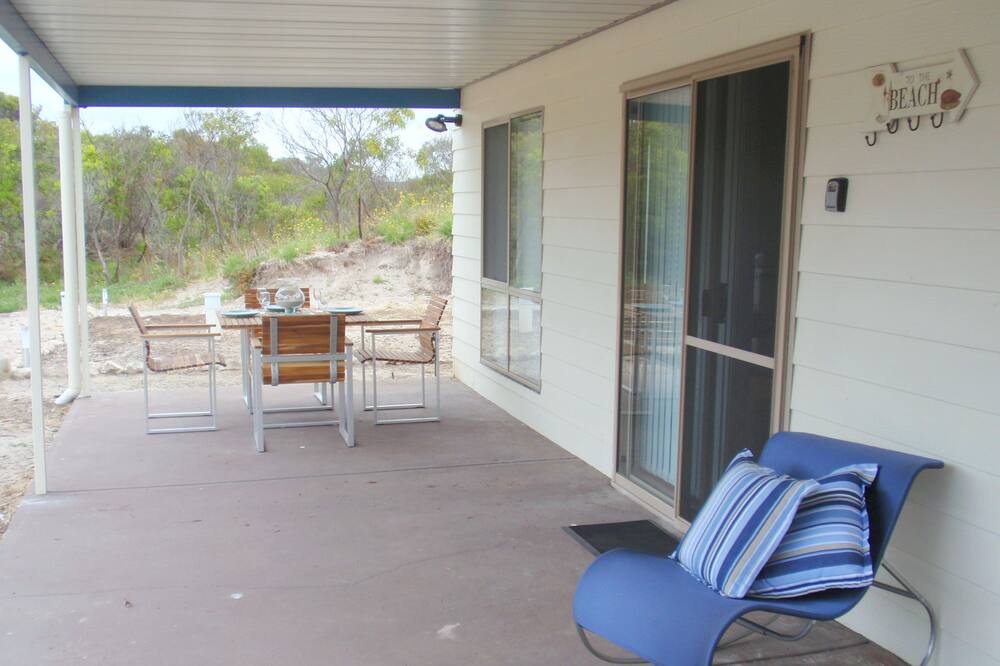 Photo of Patio Balcony in Island Beach