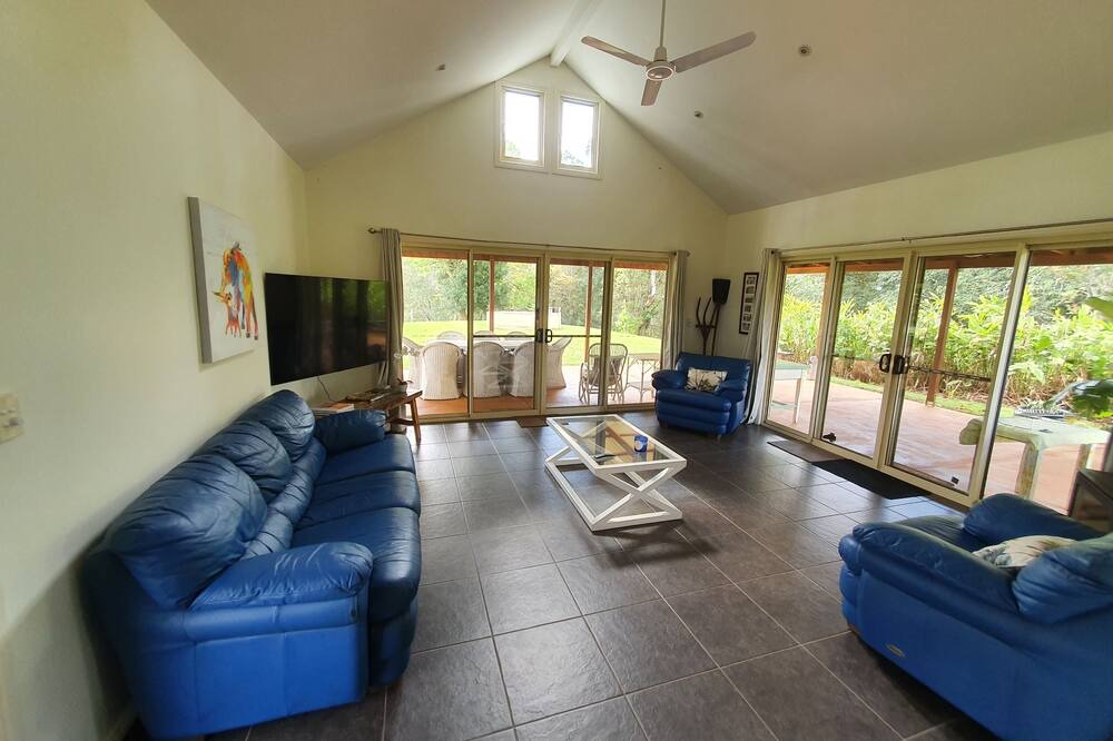 Photo of Livingroom in Lillian Rock