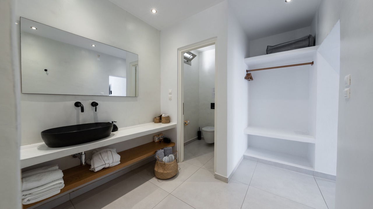 Photo of Bathroom in Firostefani