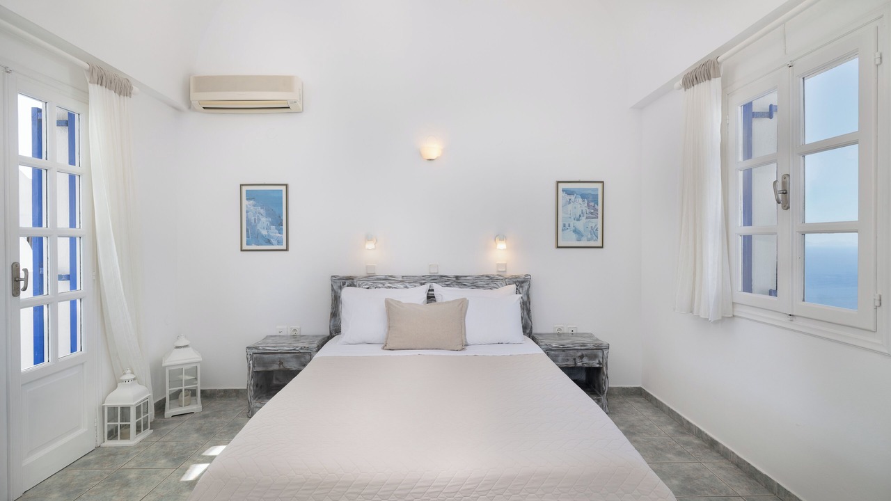 Photo of Bedroom in Imerovigli