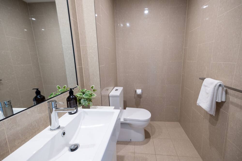 Photo of Bathroom in Turvey Park