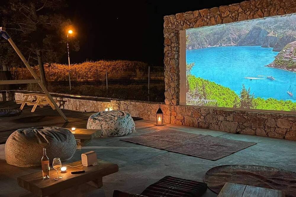 Photo of Outdoor in Tingaki