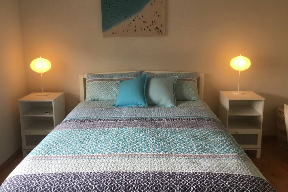 Photo of Bedroom in Denhams Beach