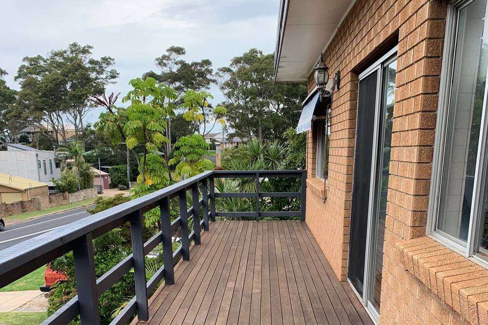 Photo of Patio Balcony in Denhams Beach
