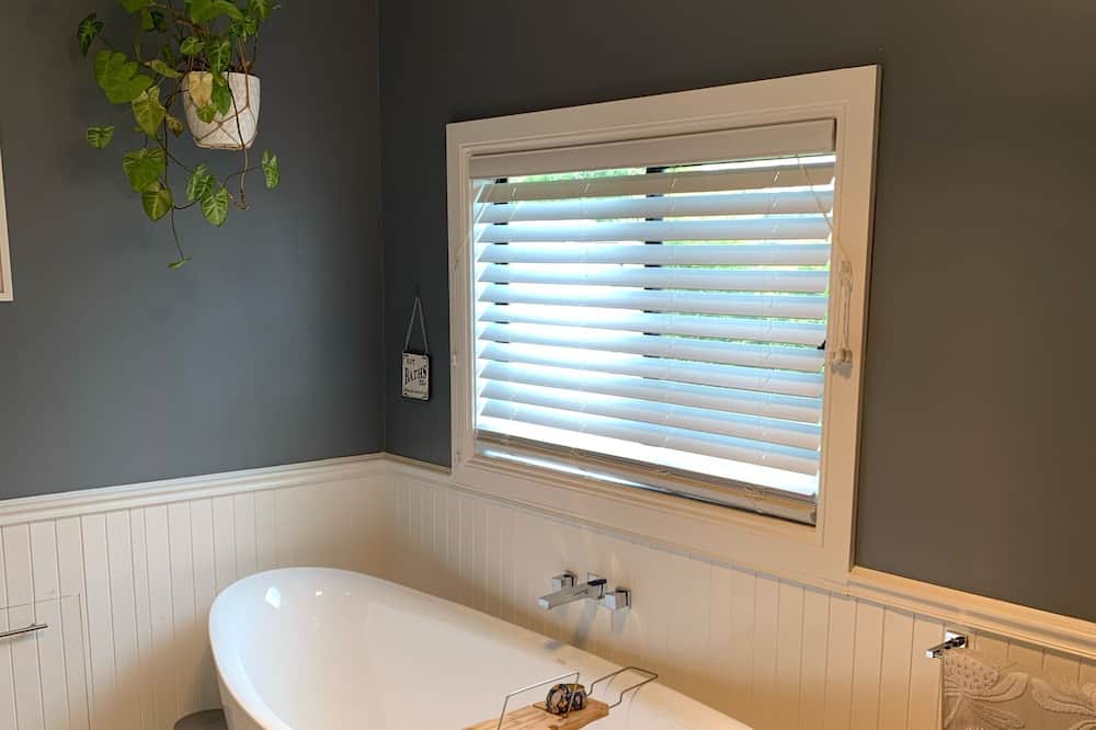 Photo of Bathroom in Lidsdale