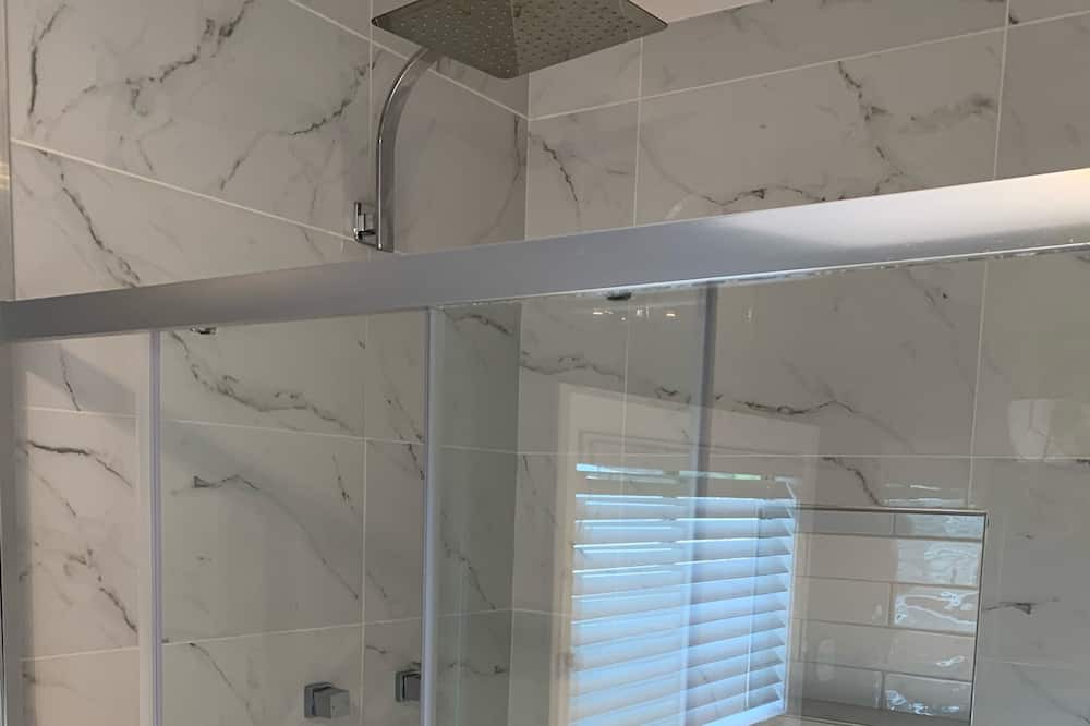 Photo of Bathroom in Lidsdale