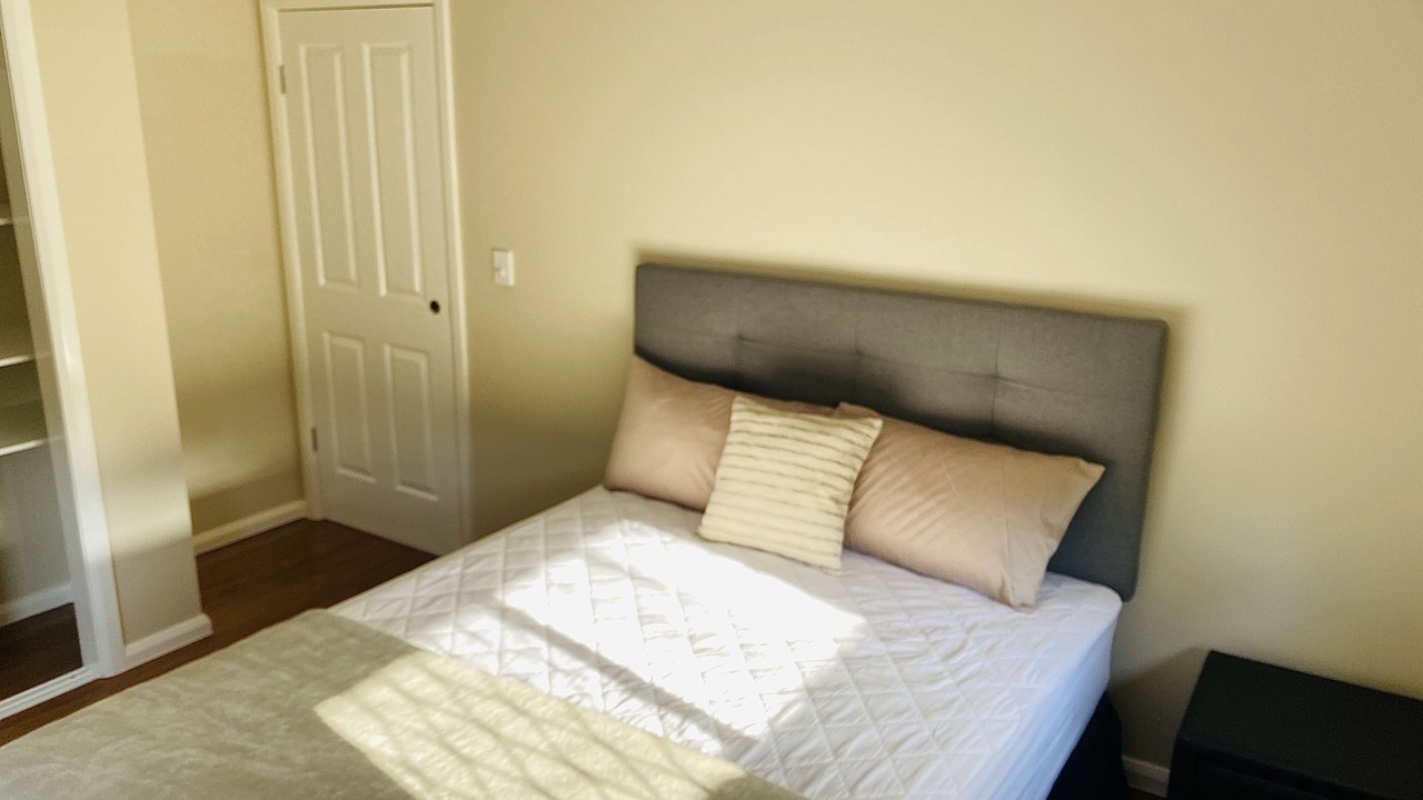 Photo of Bedroom in Woodridge