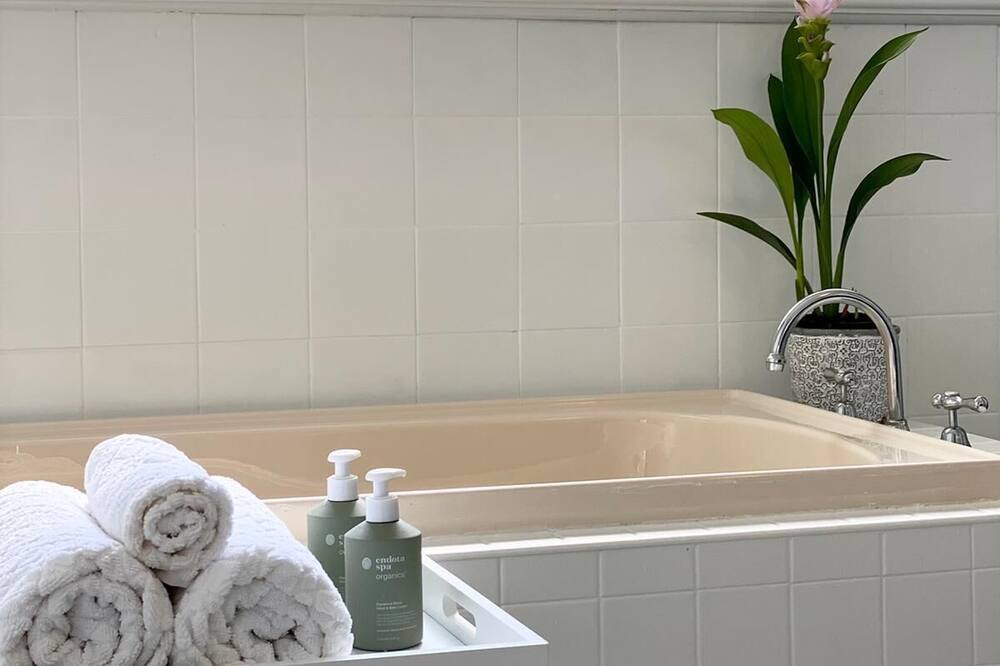 Photo of Bathroom in Urunga