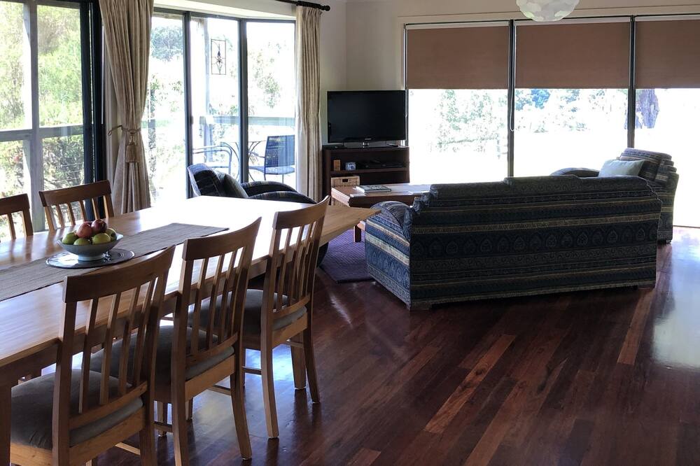 Photo of Livingroom in Foster North