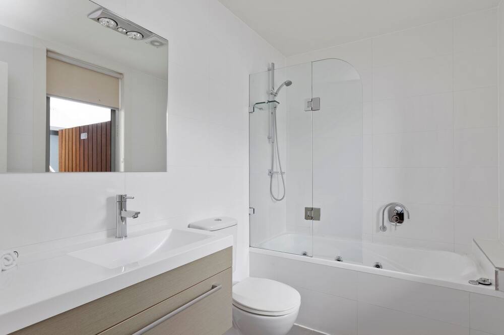 Photo of Bathroom in Apollo Bay
