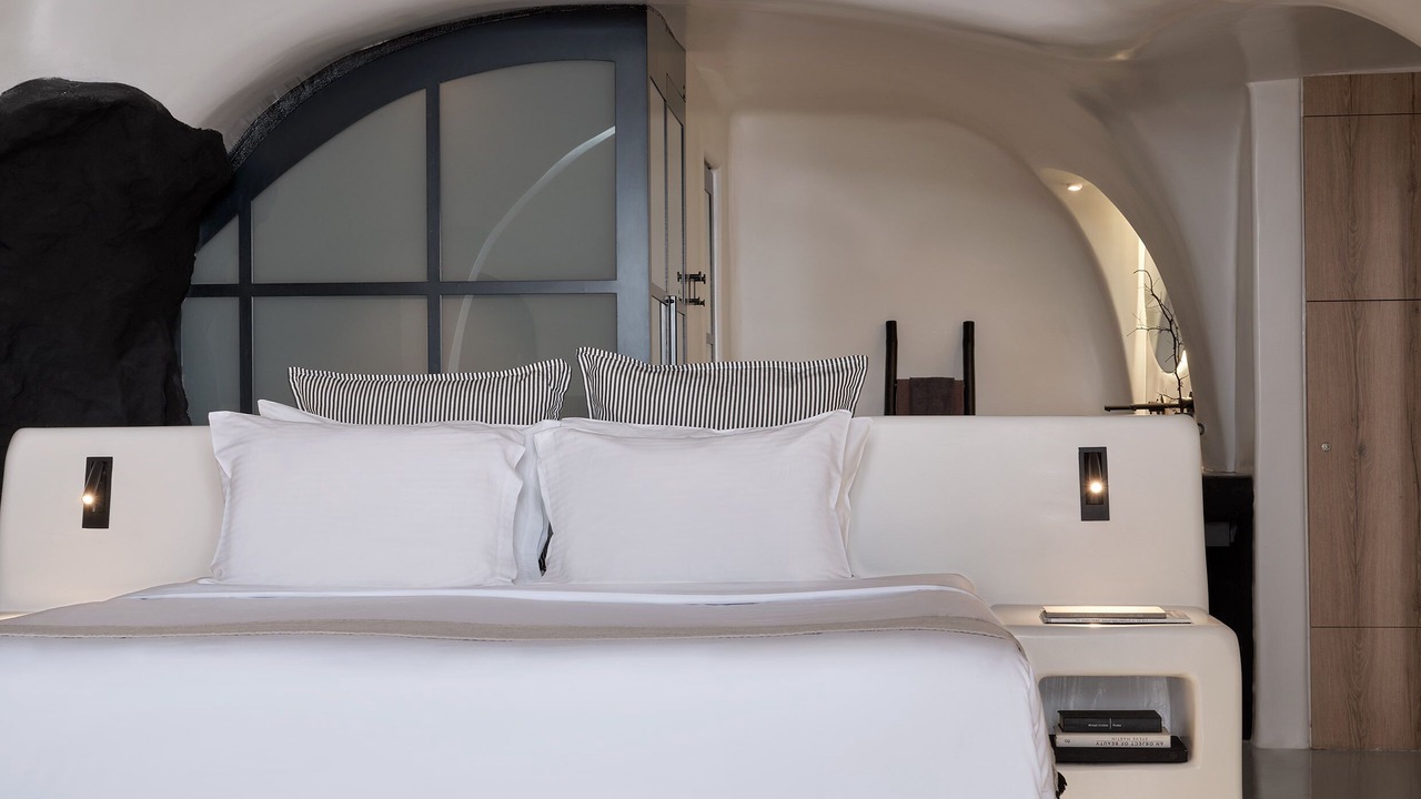 Photo of Bedroom in Oia