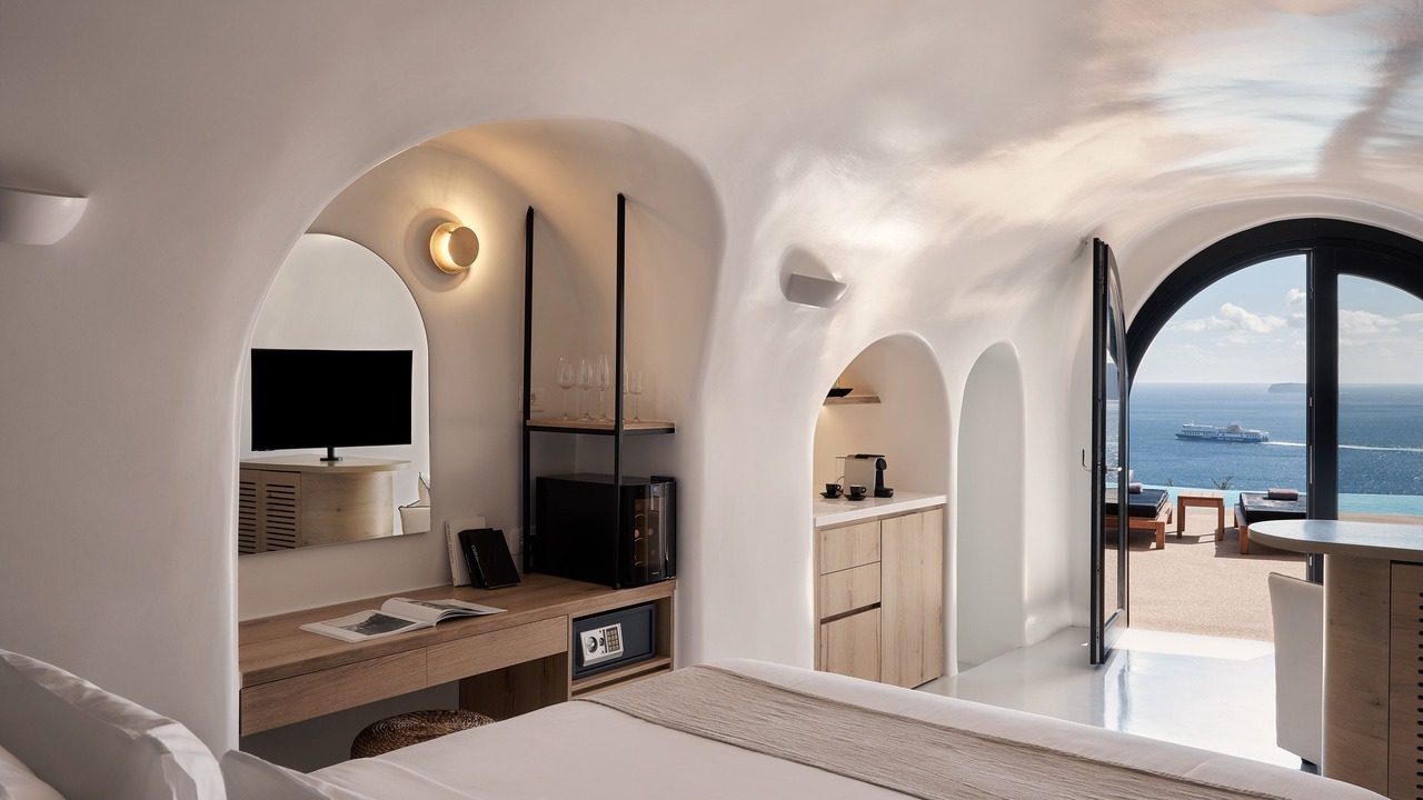 Photo of Bedroom in Oia