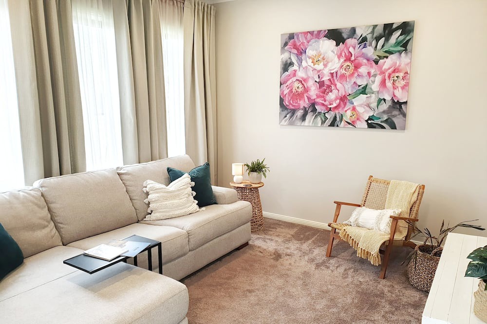 Photo of Livingroom in Gillieston Heights