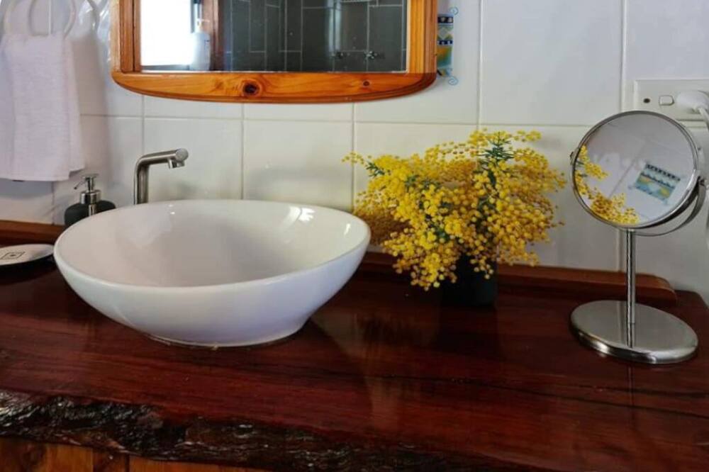 Photo of Bathroom in Grattai
