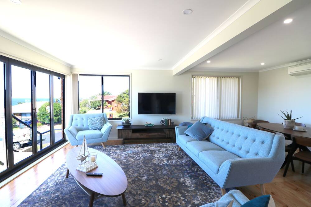 Photo of Livingroom in Tura Beach