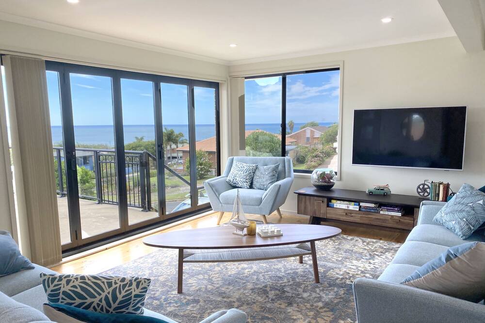 Photo of Livingroom in Tura Beach
