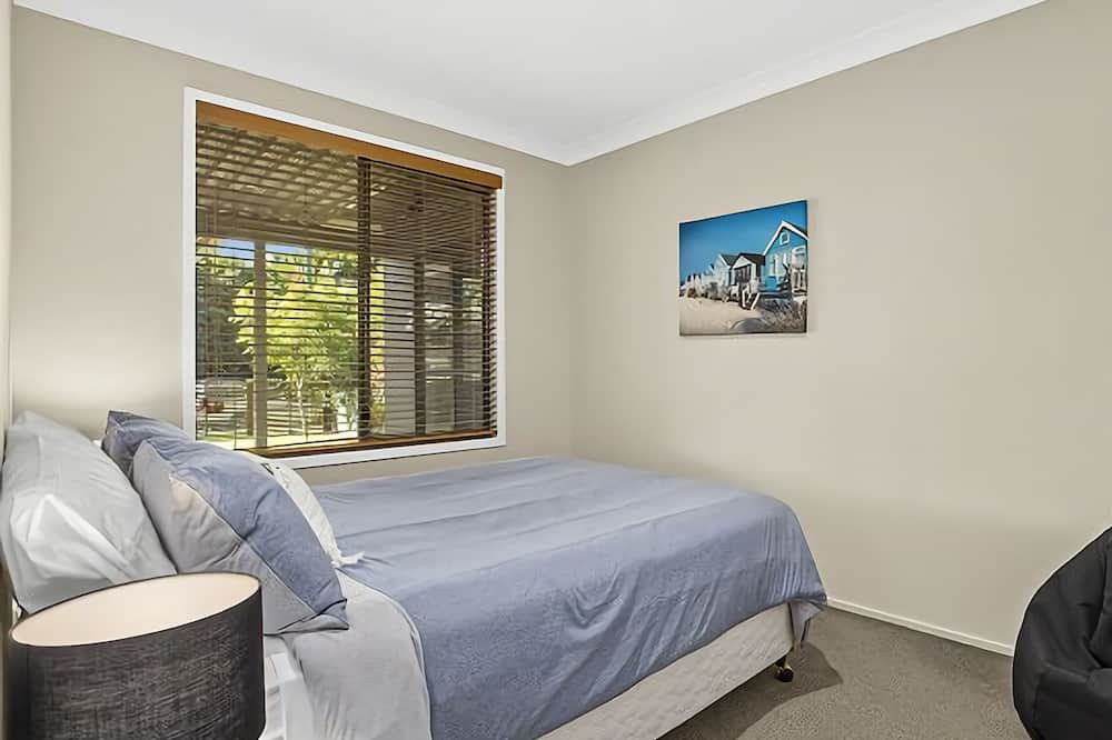 Photo of Bedroom in Emerald Beach