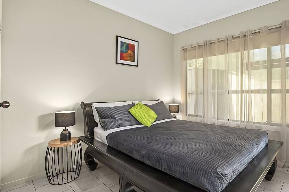 Photo of Bedroom in Emerald Beach