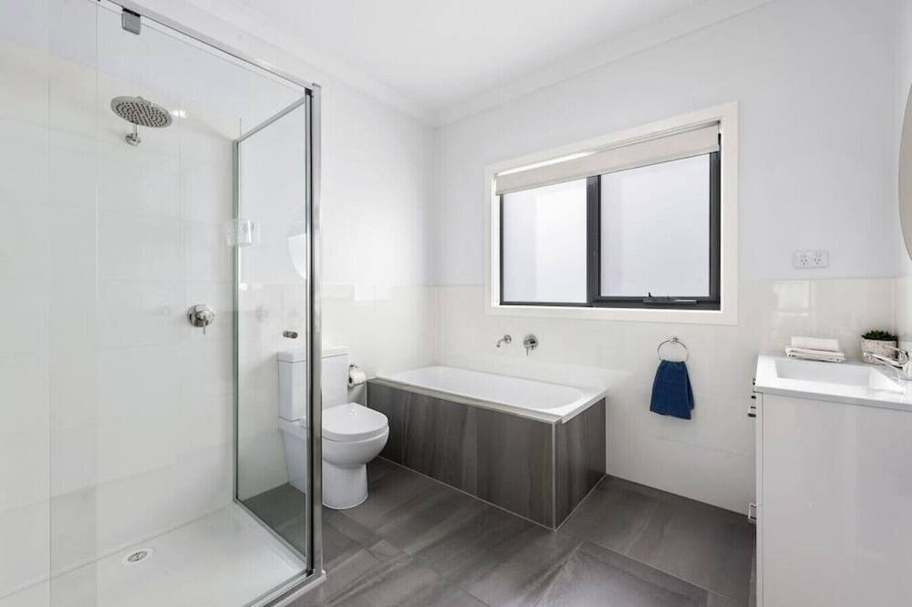 Photo of Bathroom in Armstrong Creek
