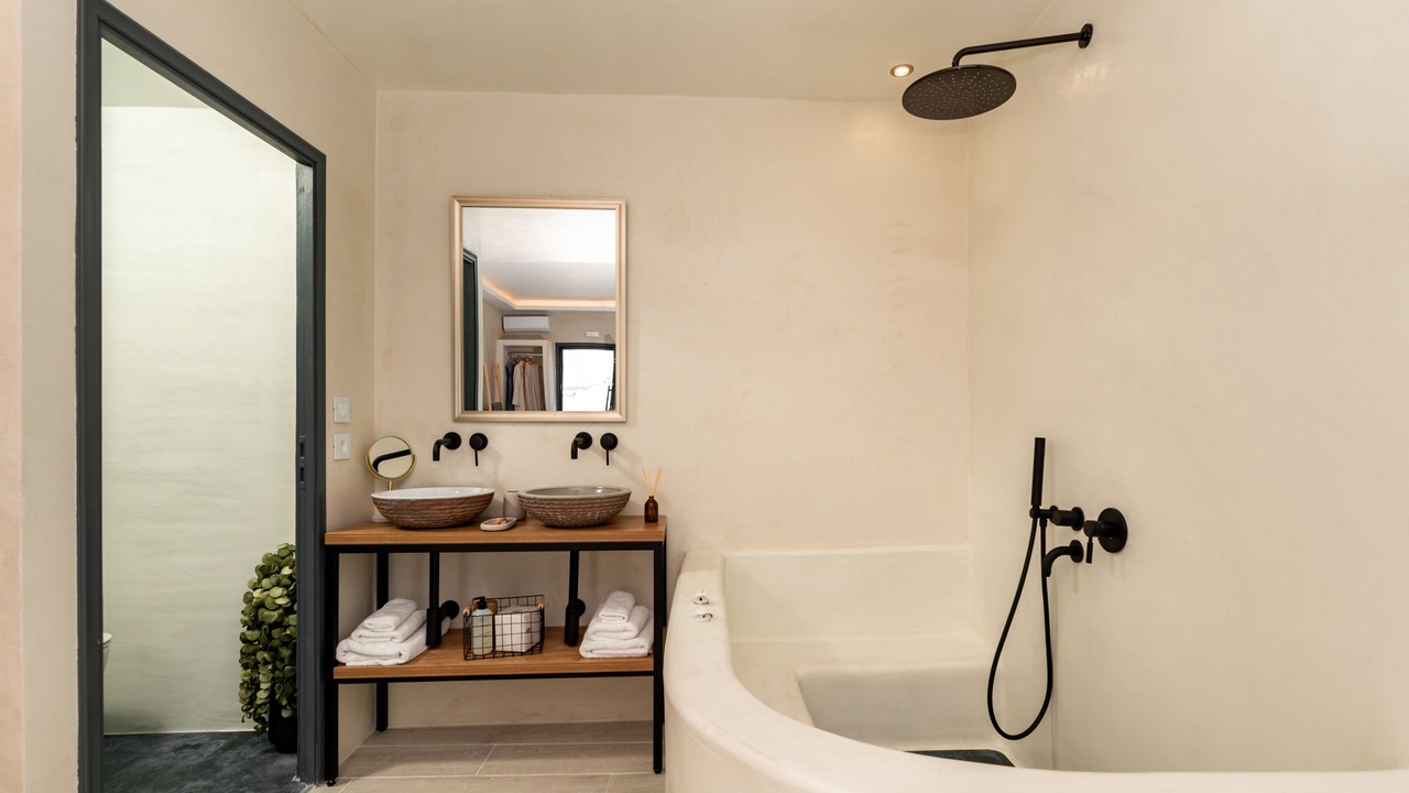 Photo of Bathroom in Imerovigli