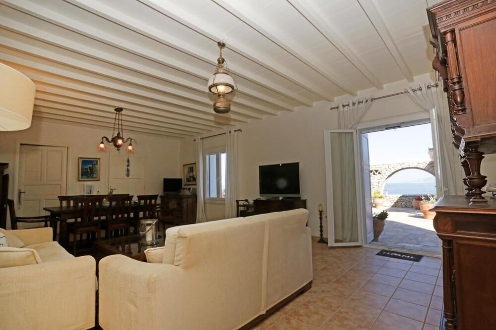 Photo of Livingroom in Ornos