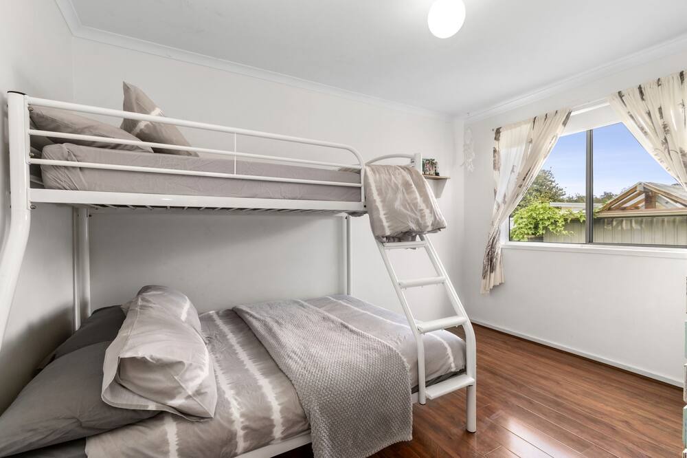 Photo of Bedroom in Batehaven